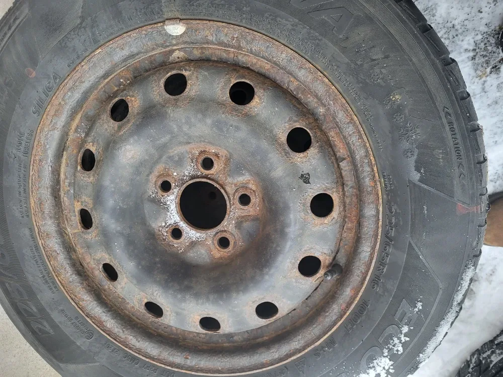 Set of 4 Tires 225/65R16 image indicator(2)