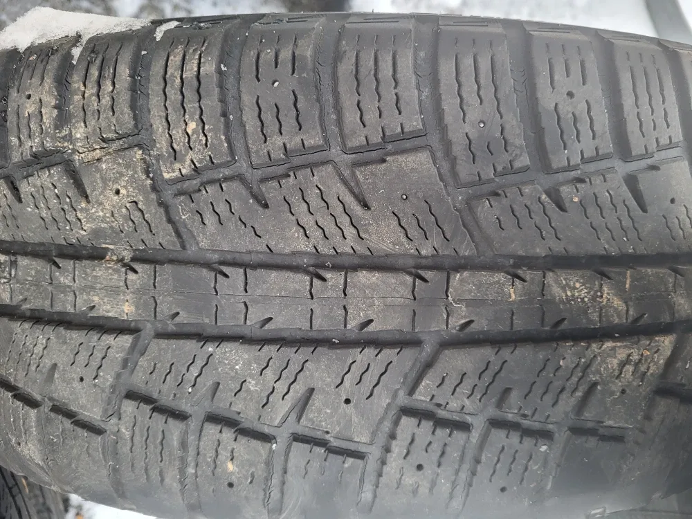 Set of 4 Tires 225/65R16 image indicator(3)