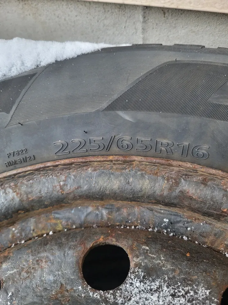 Set of 4 Tires 225/65R16 image indicator(5)