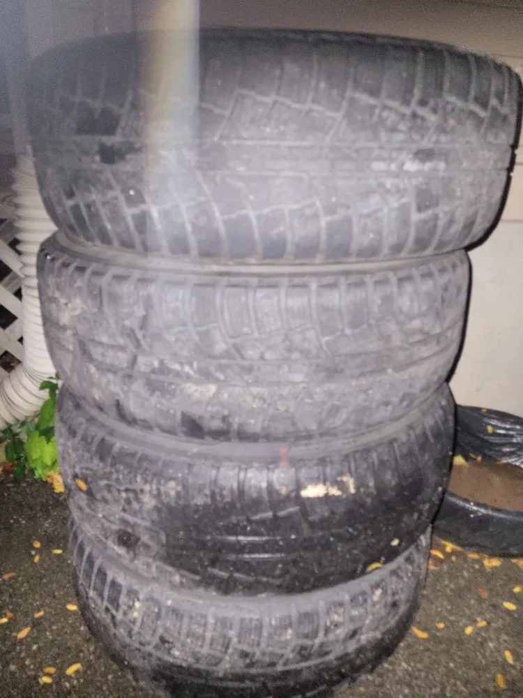 Set of 4 Tires 225/65R16 image indicator(7)