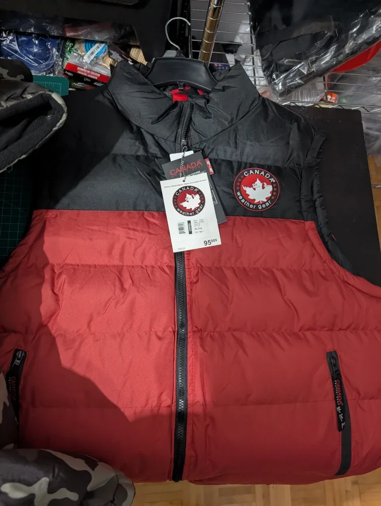 Canada Weather Gear Puffer Vest - XL BRAND NEW! image indicator(2)