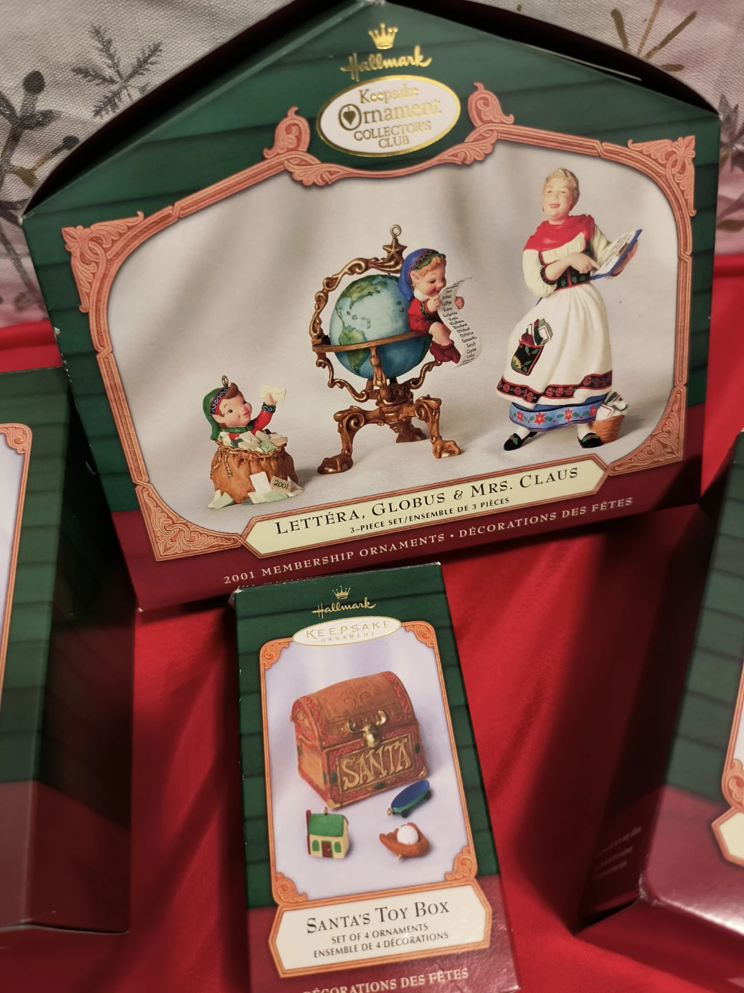 Hallmark Keepsake Ornaments - Lettéra, Globus & Mrs. Claus