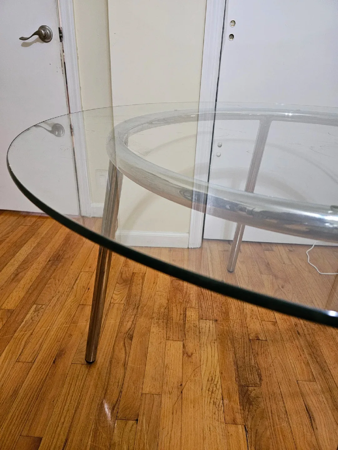 Round Glass Top Dining Table image indicator(2)