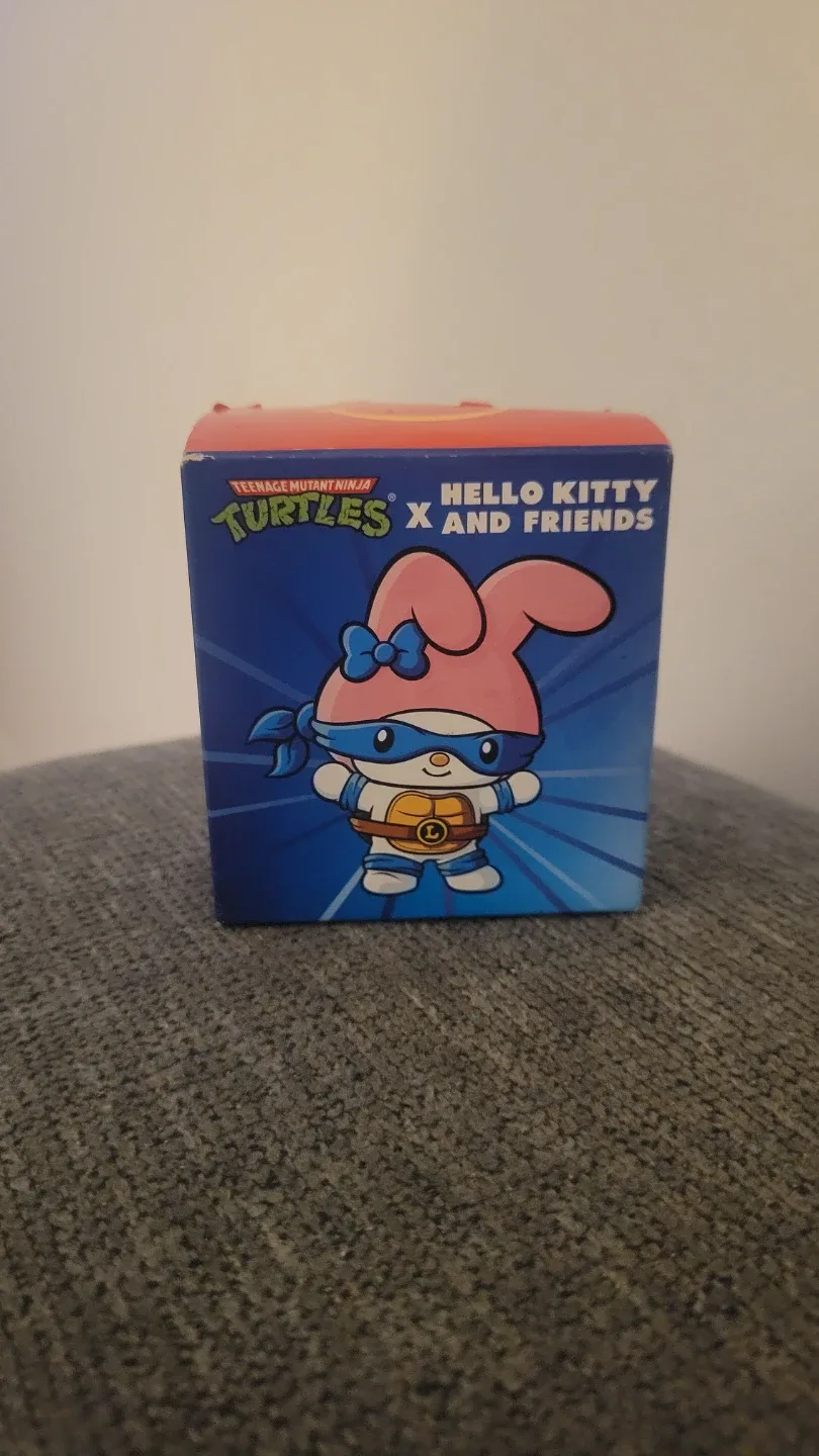 Teenage Mutant Ninja Turtles x Hello Kitty Figurine 🥕
