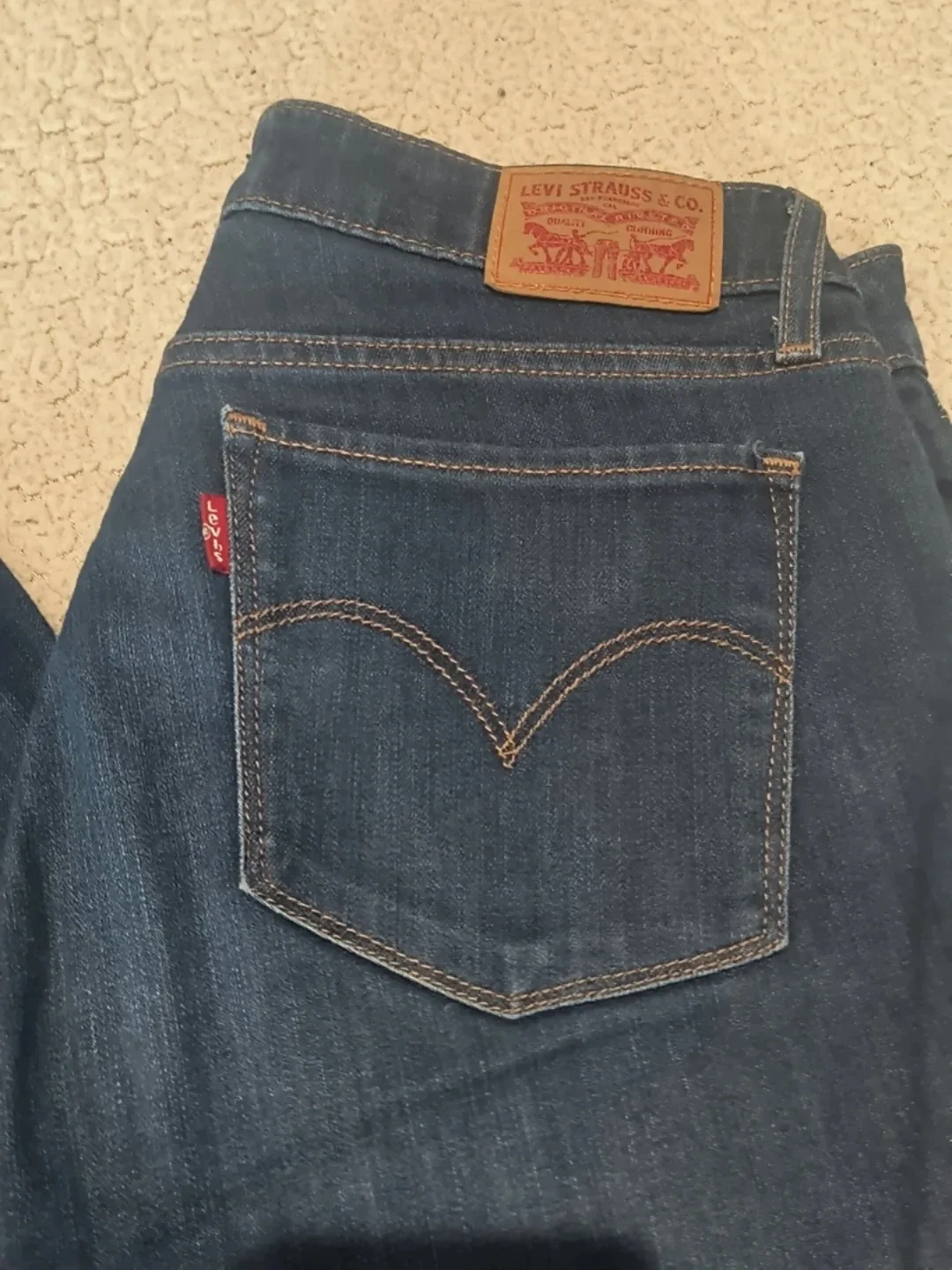 Levi's 712 Slim Jeans - W30 L32 image indicator(7)