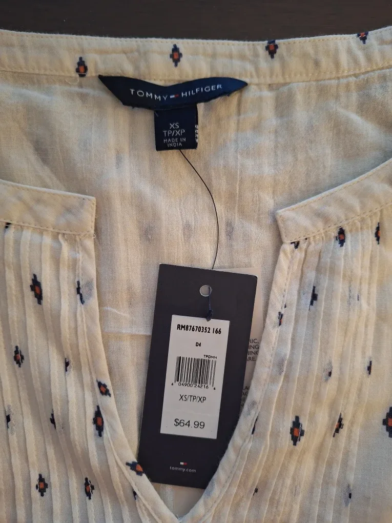 Tommy Hilfiger XS Print Blouse - New with Tag image indicator(2)