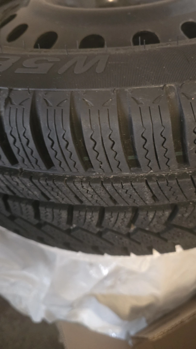 Ovation W586 Winter Tire - 225/55R18