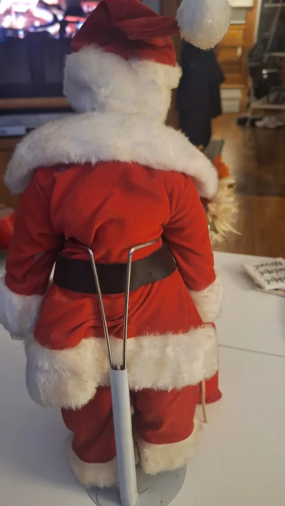 Vintage  ceramic santa claus 🧑‍🎄 pickup And Cash Only