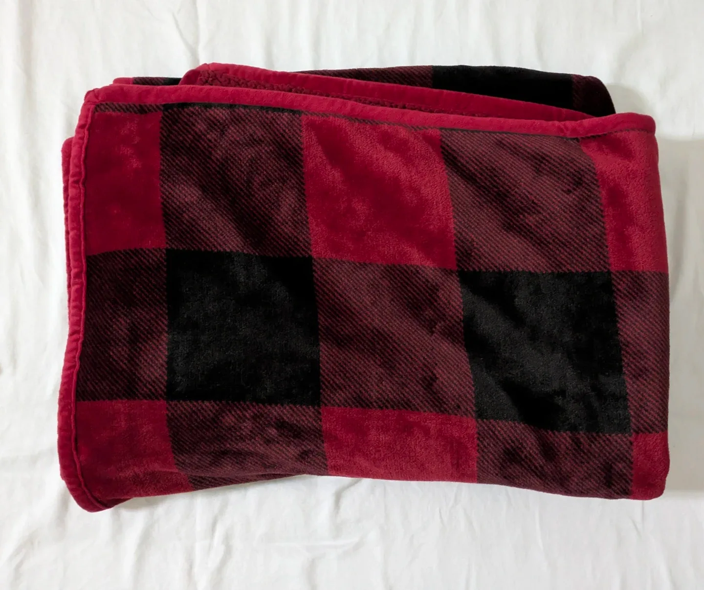 Home Trends Red Check Sherpa Throw Blanket image indicator(2)