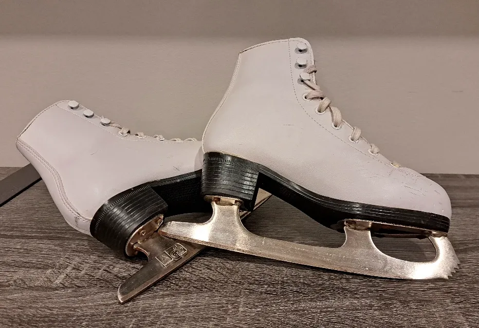 ⛸️ Skates ⛸️ for Young Girls / Youth image indicator(3)