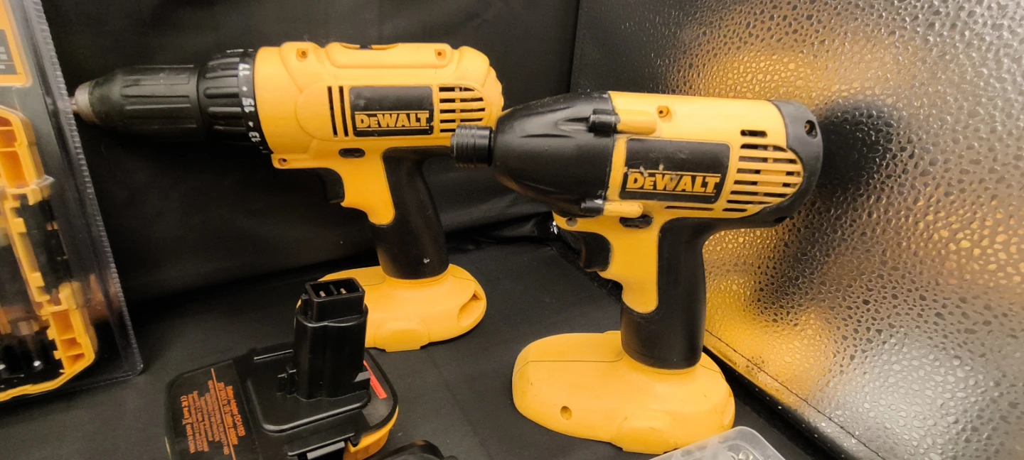 DeWalt Drill & Impact Driver Combo Kit - photo 3