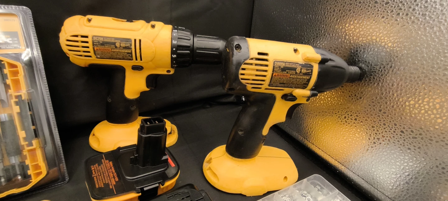 DeWalt Drill & Impact Driver Combo Kit - photo 4