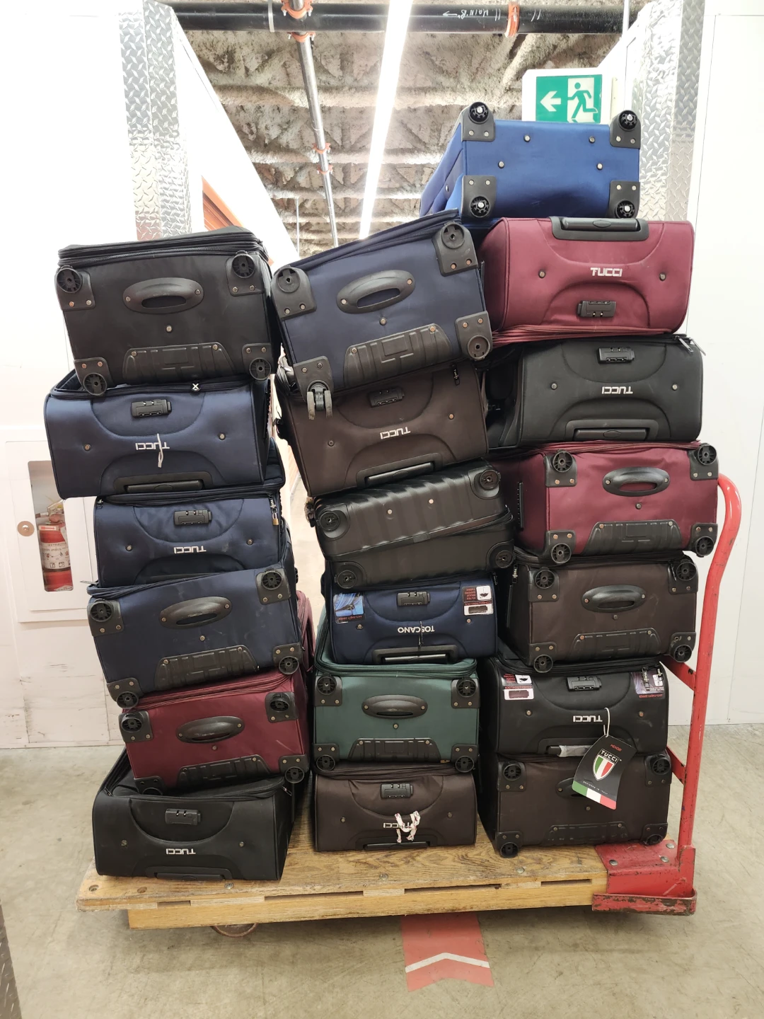 Medium Size l Used Luggage l NO WHEELS l $5.00 Each