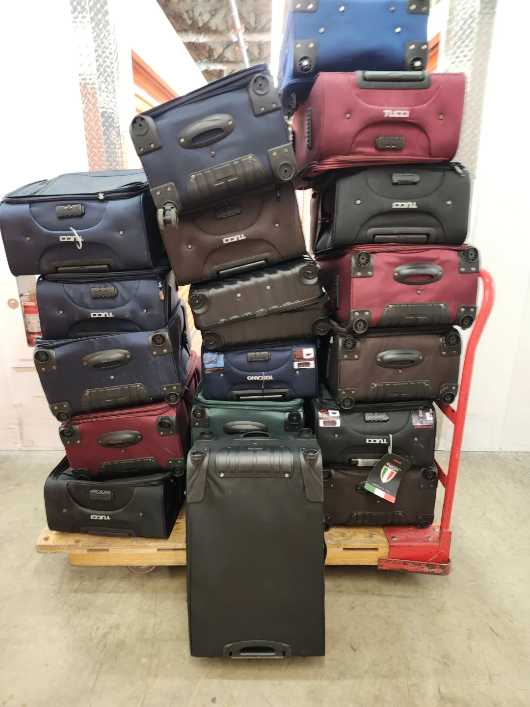 Medium Size l Used Luggage l NO WHEELS l $5.00 Each image indicator(2)