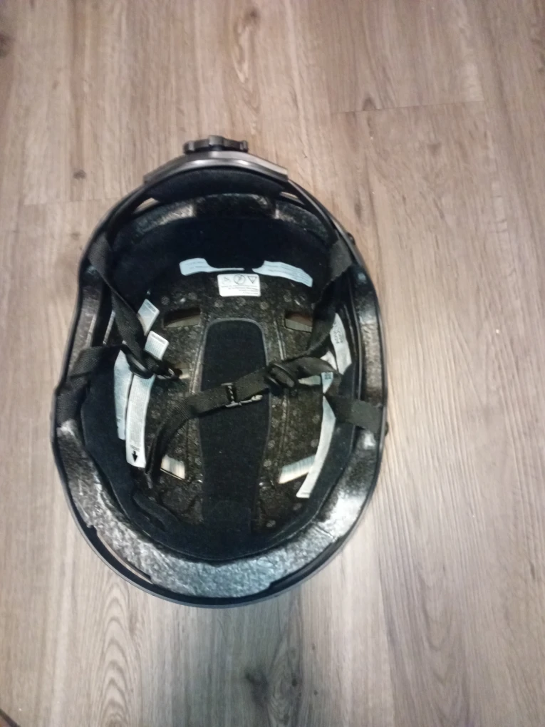 Raleigh Black Helmet - photo 3