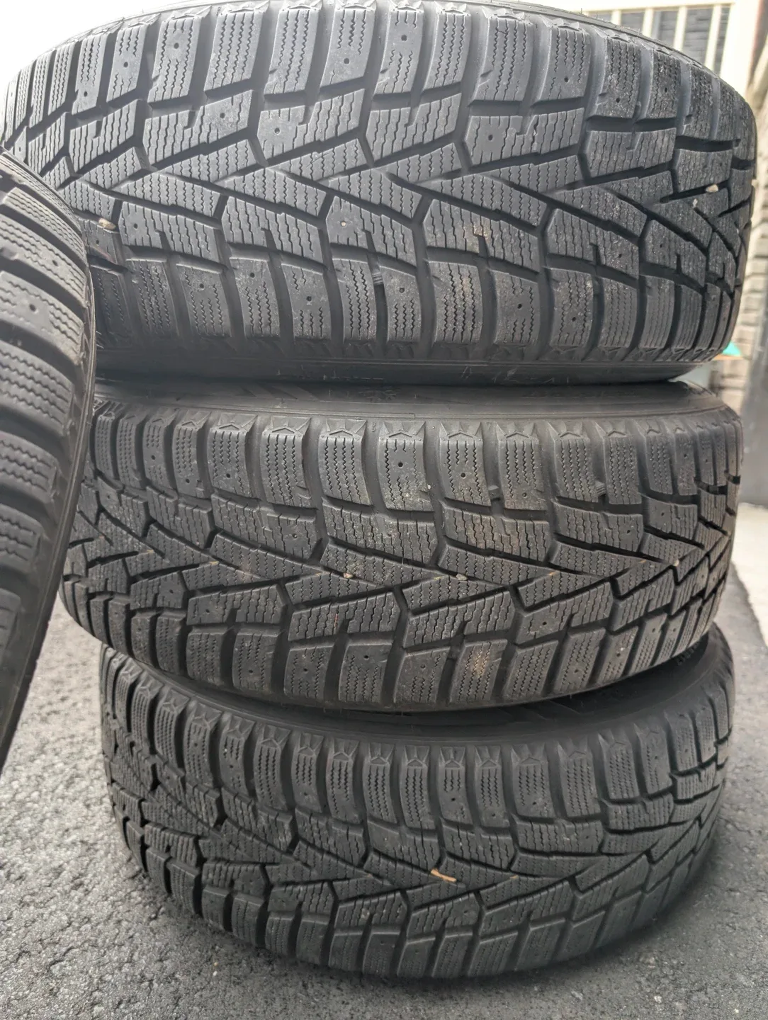 Nexen 215/55R17 Winter Tires - Set of 4 image indicator(5)