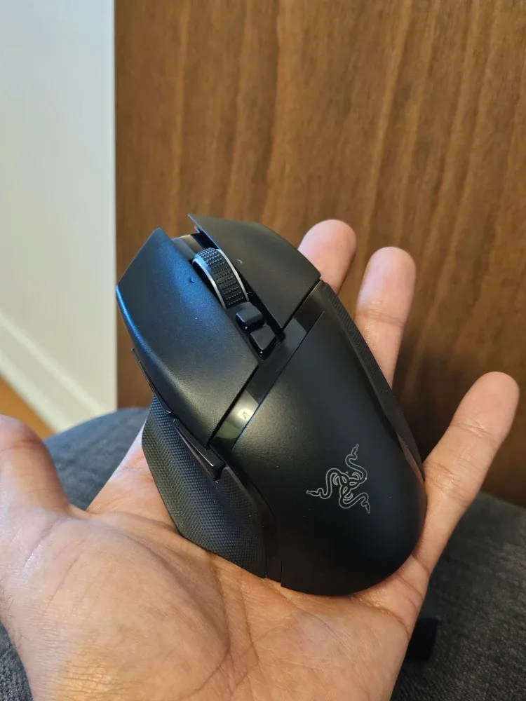 Razer Basilisk V3 Pro Wireless Gaming Mouse image indicator(2)