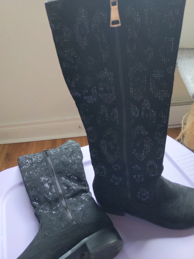 Black Knee-High embellished Boots, Size 8 - photo 2
