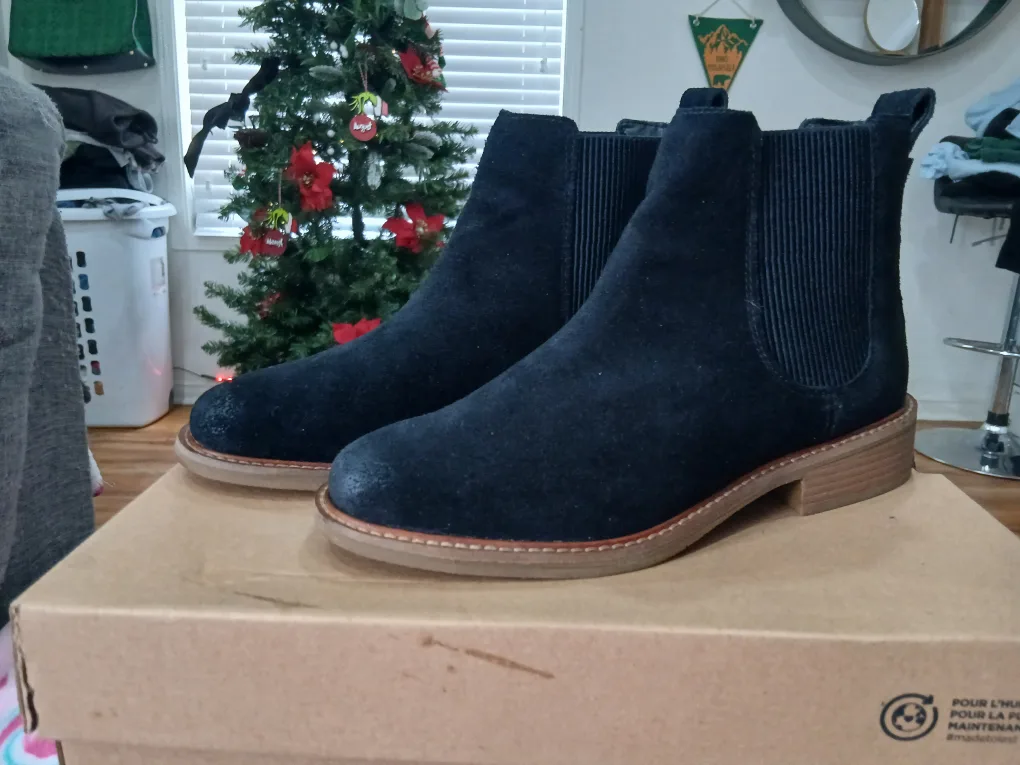 Clarks Black Suede Boots - Size 8W image indicator(3)