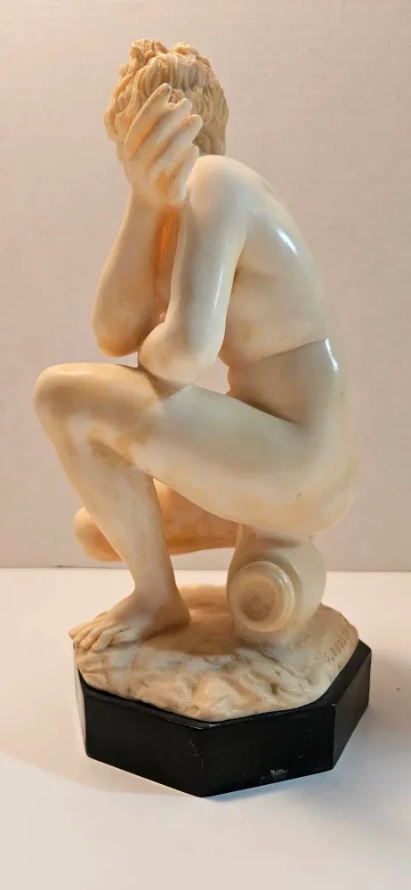 G. Ruggeri Statue image indicator(2)