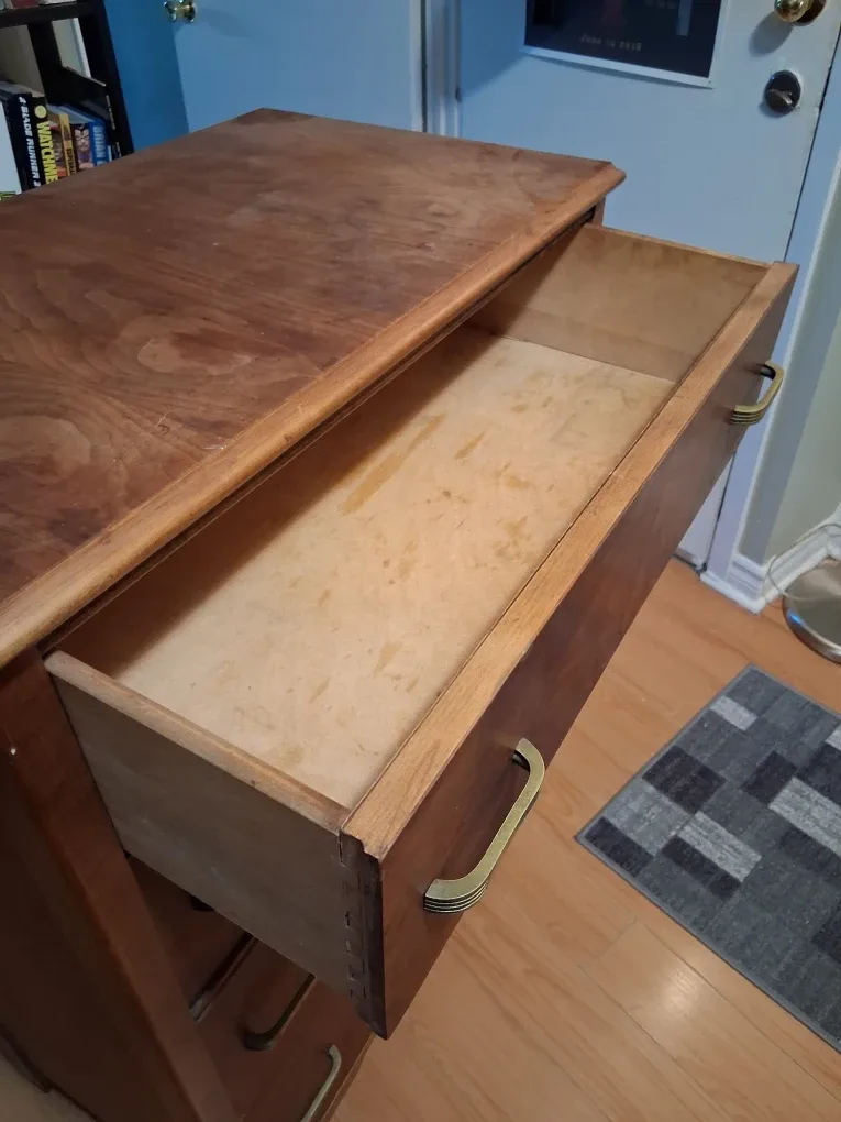 Wooden 4-Drawer Dresser image indicator(3)