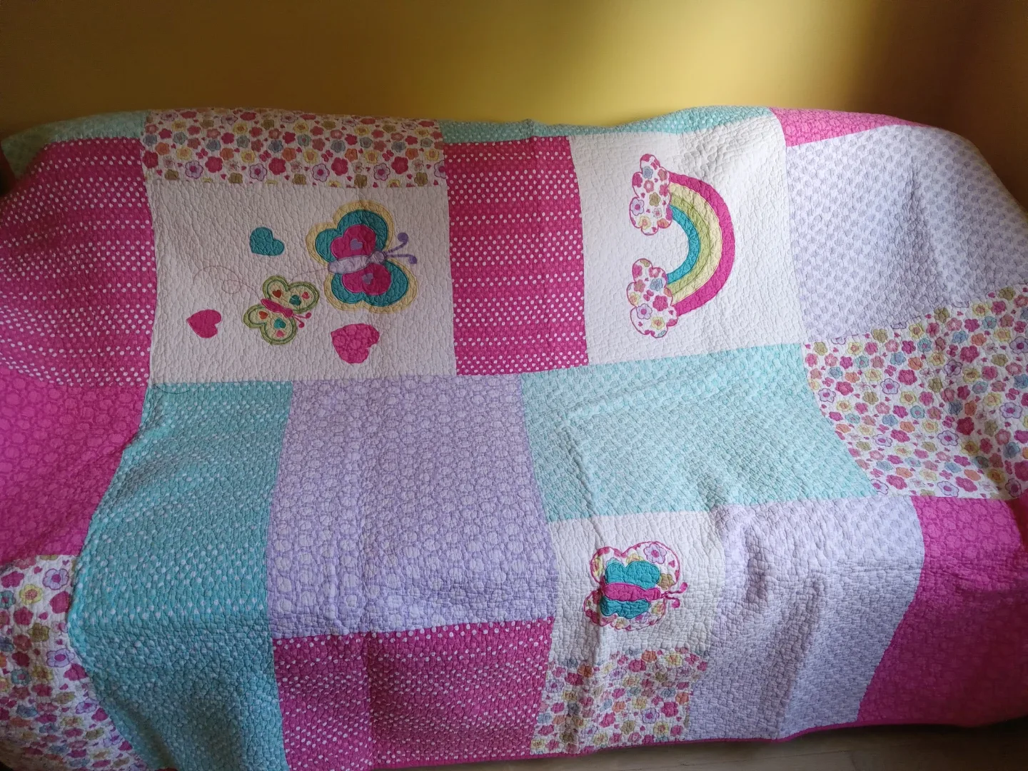 Twin bed Quilt image indicator(2)