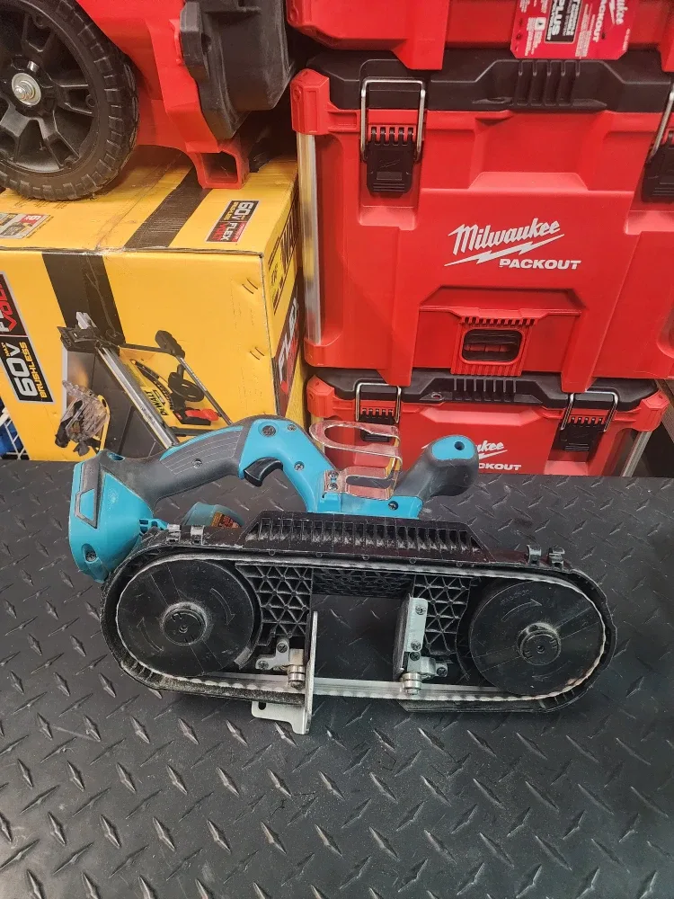 Makita DPB181 Portable Band Saw image indicator(2)