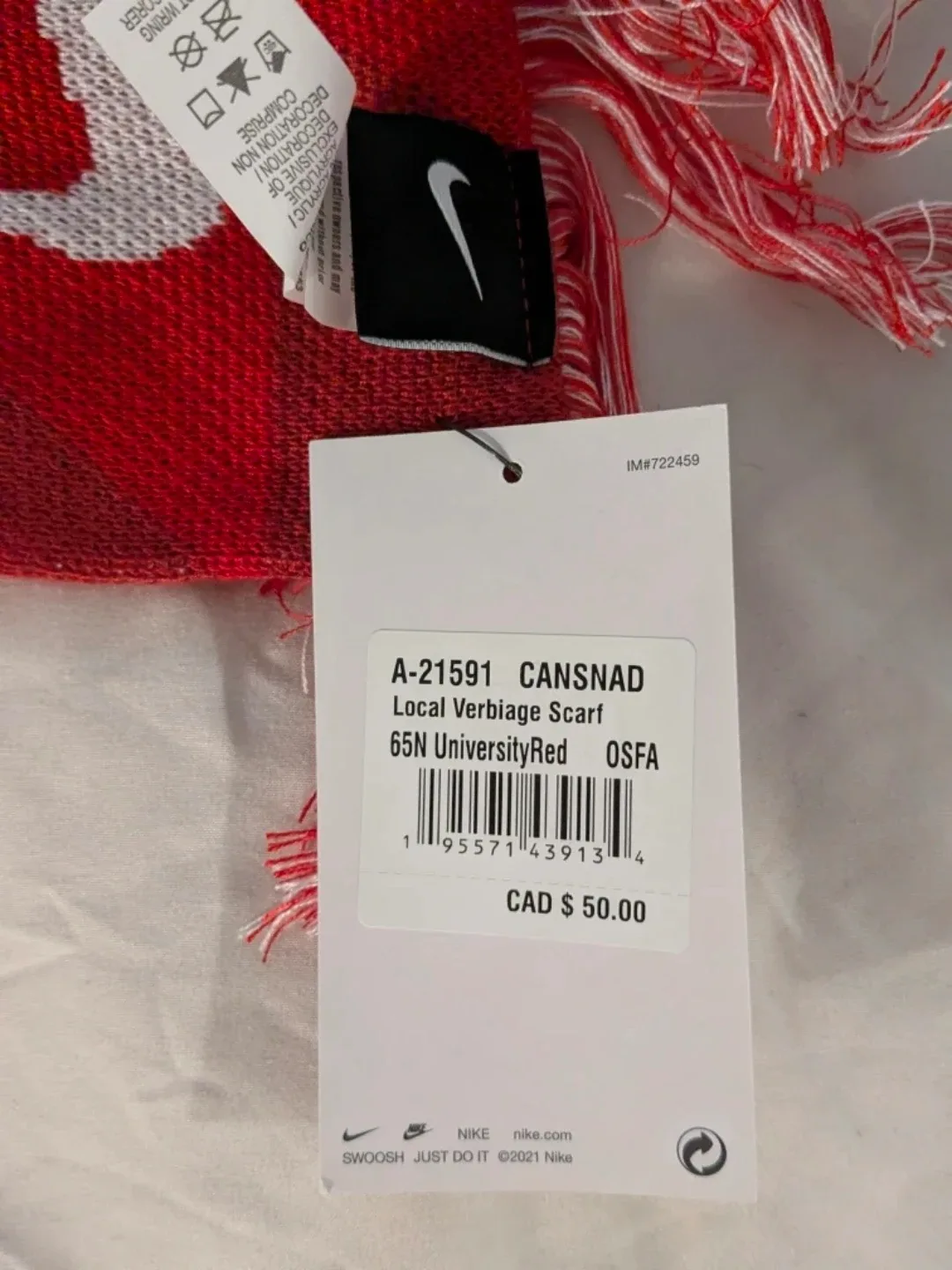 BNWT: Nike Canada Soccer Scarf - Alphonso Davies #19 image indicator(3)