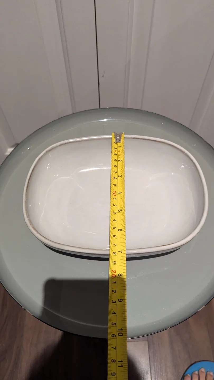 White Ceramic Serving Dish image indicator(3)