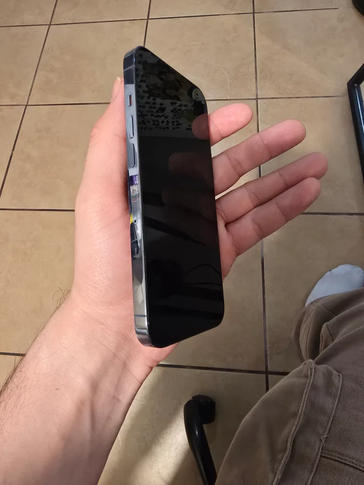 iPhone 13 Pro 256GB - Excellent Condition! image indicator(5)