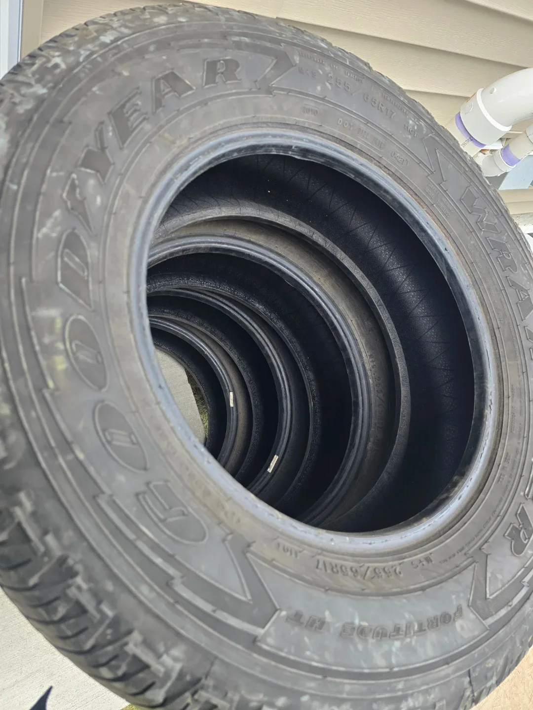 Goodyear Fortitude HT 255/65R17 Tires image indicator(2)