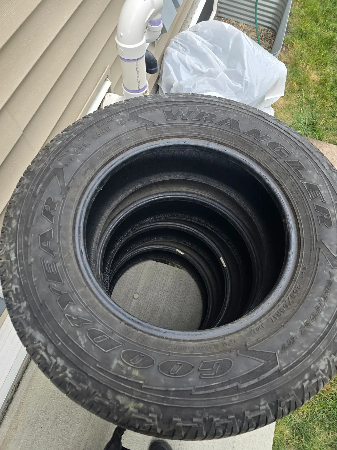 Goodyear Fortitude HT 255/65R17 Tires image indicator(6)