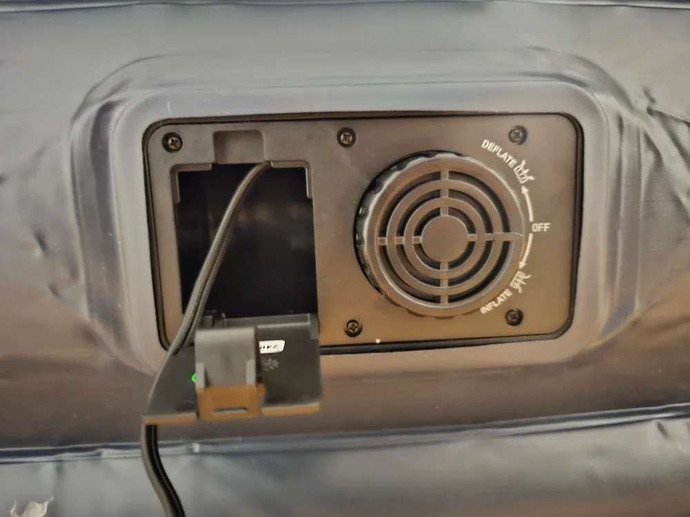 Queen Size Air Mattress with Built-in Pump image indicator(9)