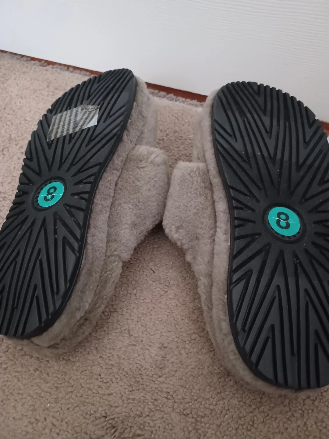 UGG Women's Fluff Yeah Slide Sandal, Size 8 image indicator(2)