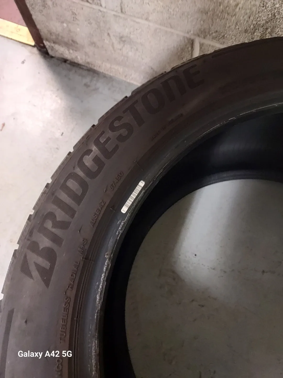 Bridgestone Alenza Sport A/S 315/40R21 Tire