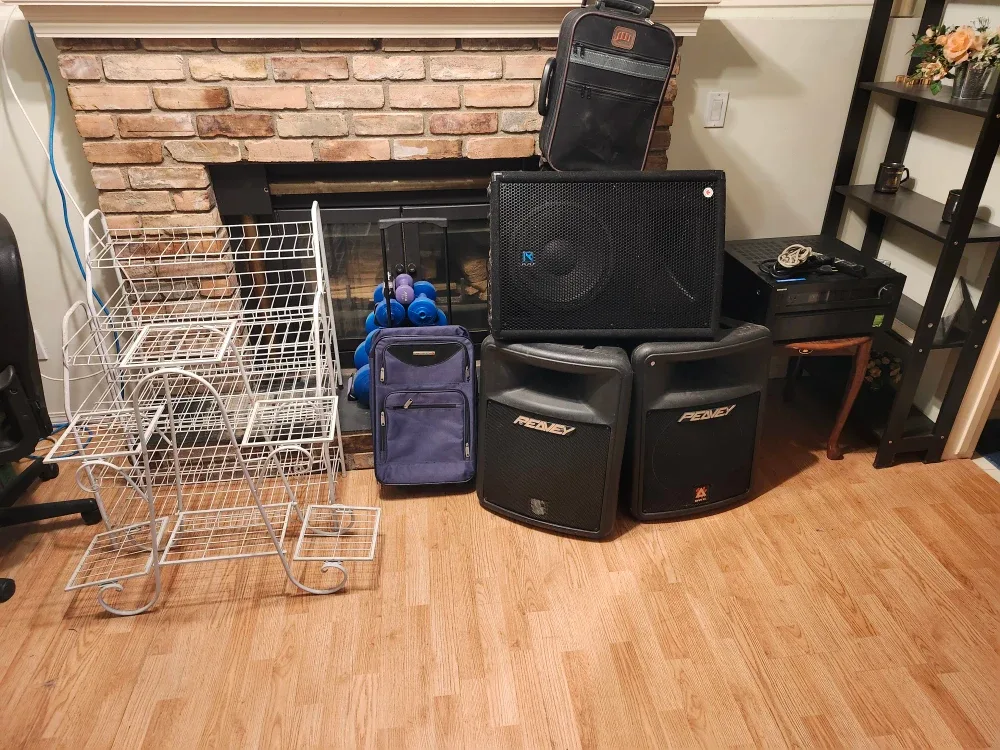 B&W Speaker, Onkyo TX-SR609 Receiver, Peavey Speakers image indicator(2)