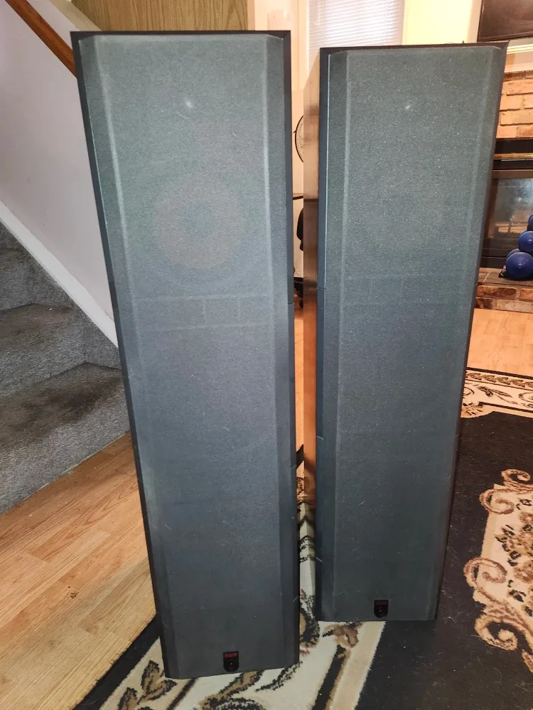 B&W Speaker, Onkyo TX-SR609 Receiver, Peavey Speakers image indicator(6)