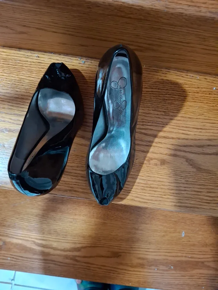 Jessica Simpson Black Patent Leather Heels, Size 8.5