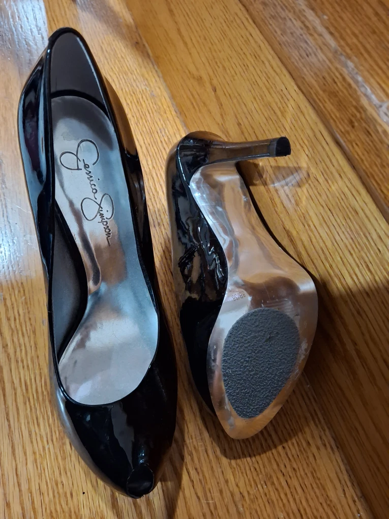 Jessica Simpson Black Patent Leather Heels, Size 8.5 - photo 3