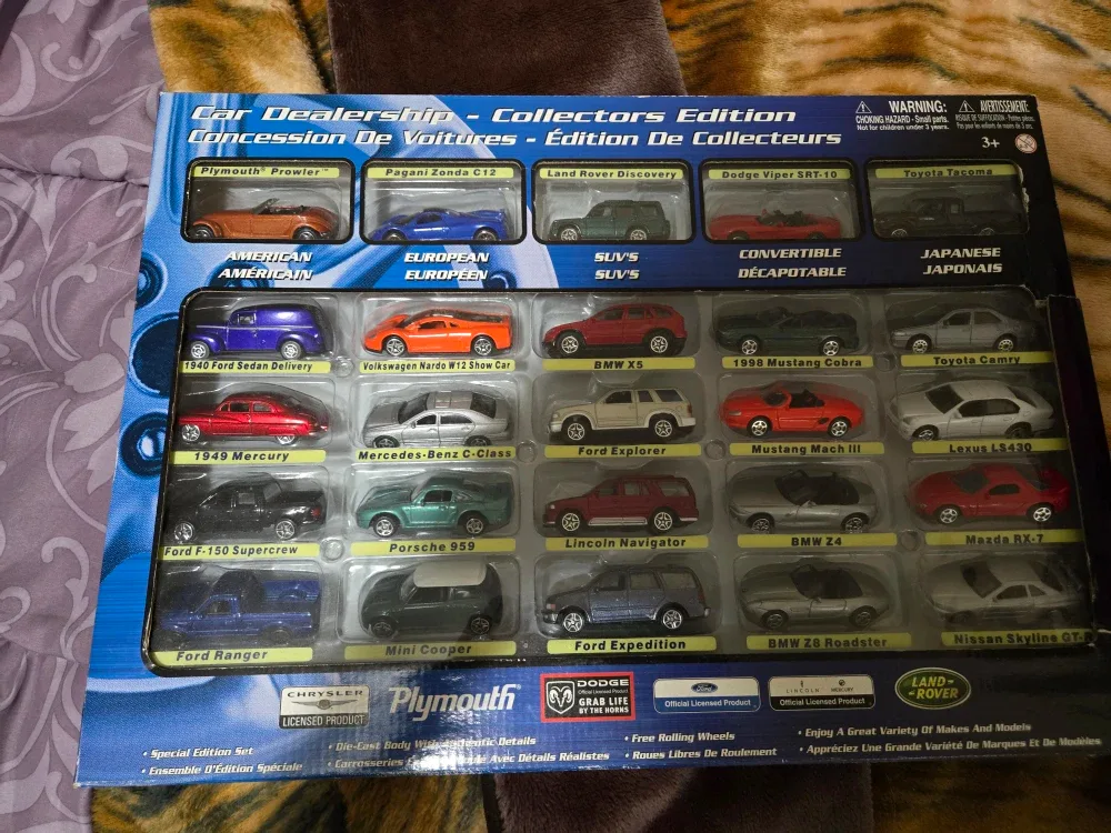 Car Dealership Collectors Edition Die-Cast Set image indicator(2)