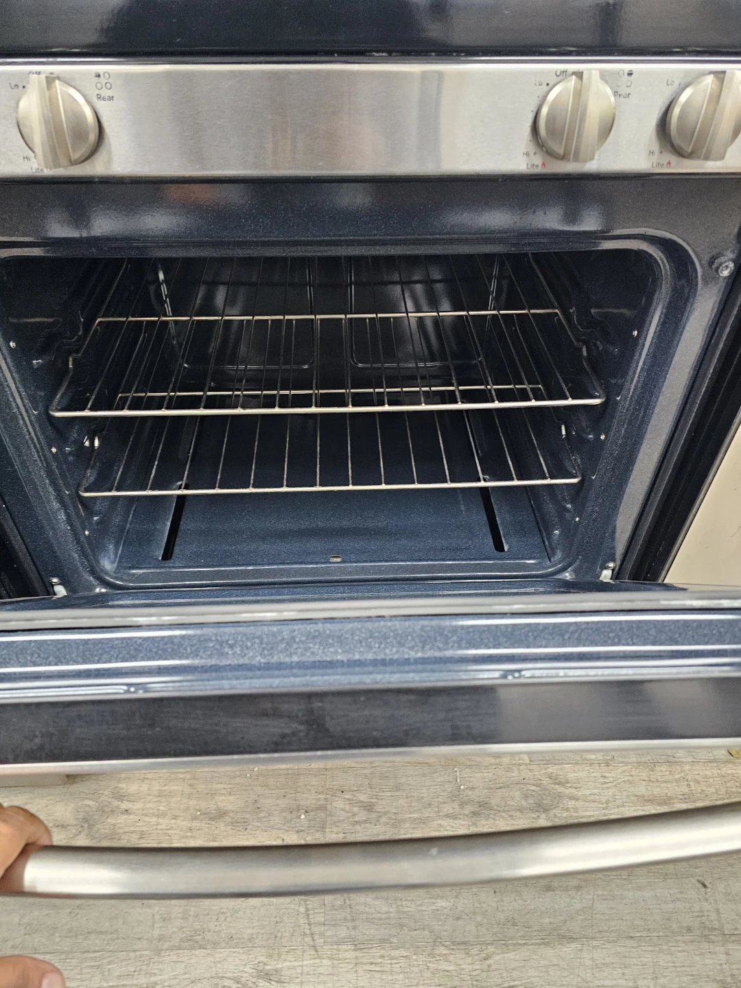 Ge 30in SS gas stove FREE DELIVERY INSTALL WARRANTY - photo 2