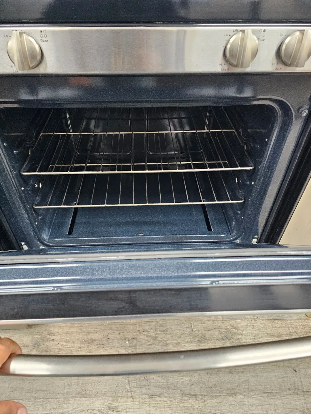 Ge 30in SS gas stove FREE DELIVERY INSTALL WARRANTY image indicator(2)