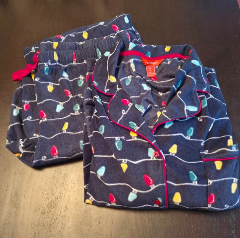 New joe fresh xlg women's pjs. Pick up in Kitchener, $20