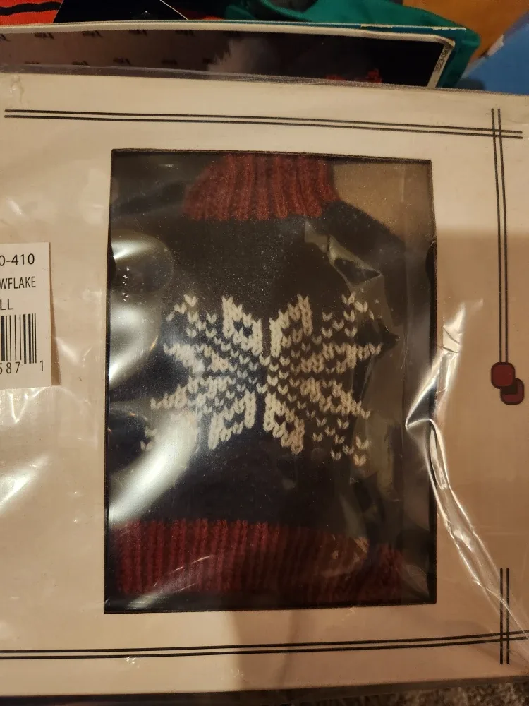 NEW Muk Luks Men's Slippers & Bottle Sweater Size 8-9 image indicator(3)