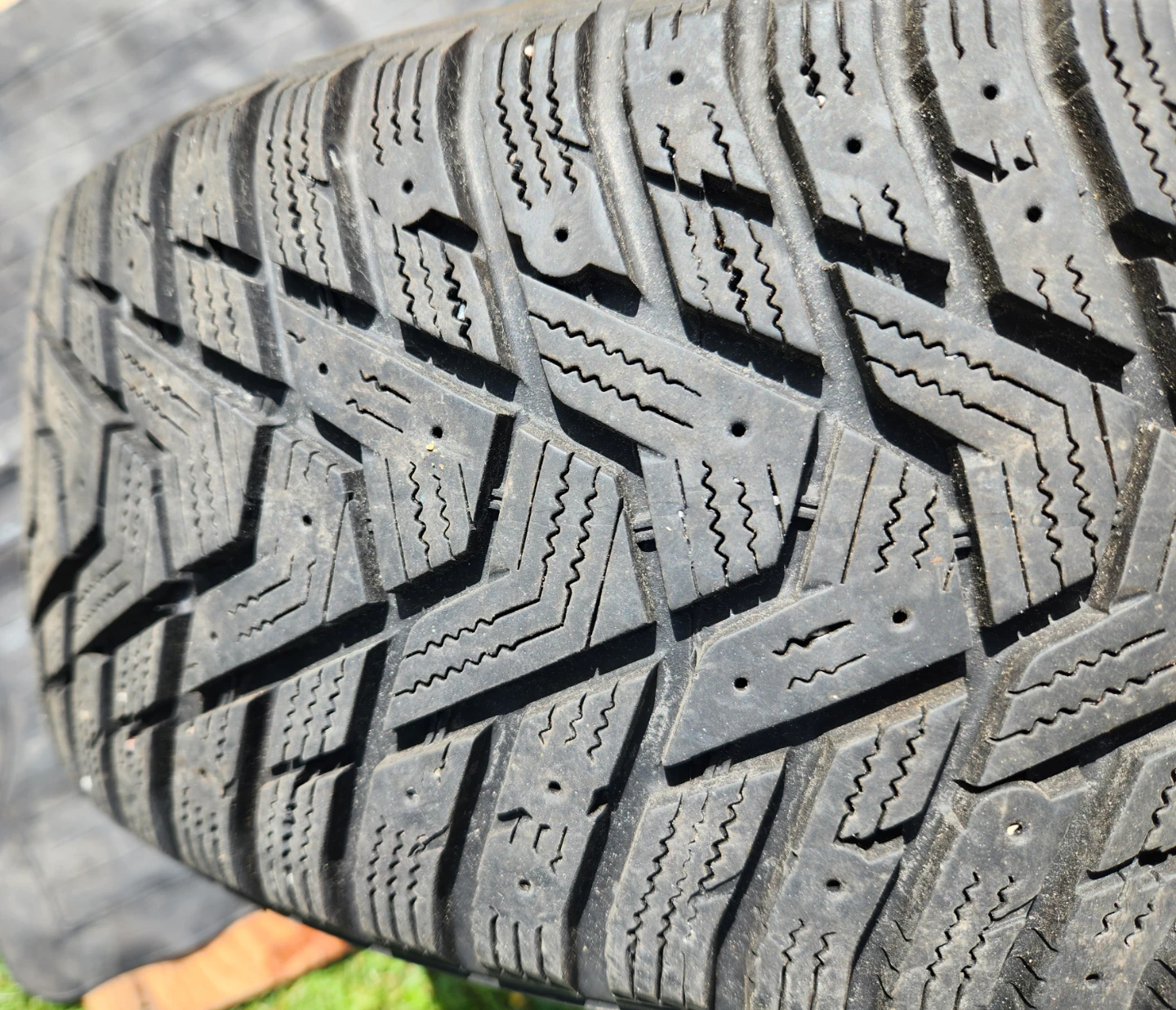 Hankook Winter i*Pike RS2 215/55R16 Tire - photo 2