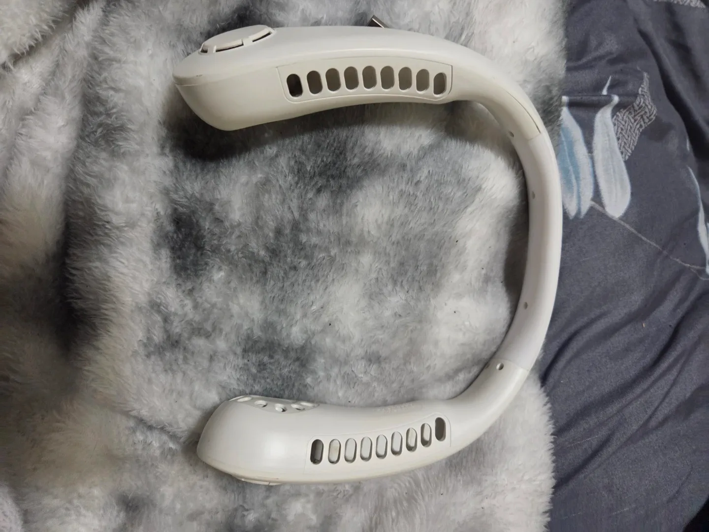 Neck Fan - Wearable Personal Fan image indicator(2)