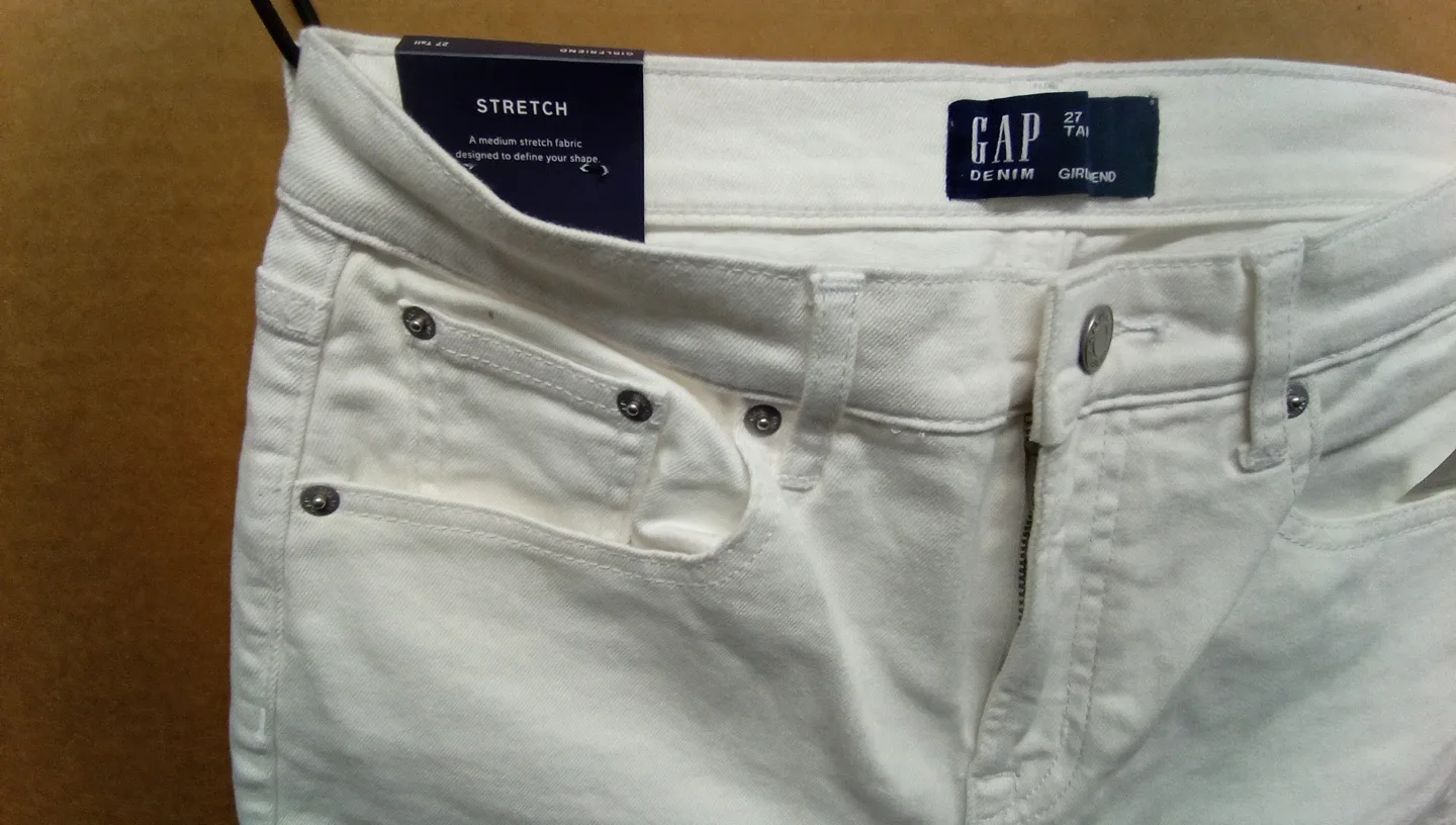 GAP Denim Girlfriend Jeans - Size 27 Tall - White image indicator(4)