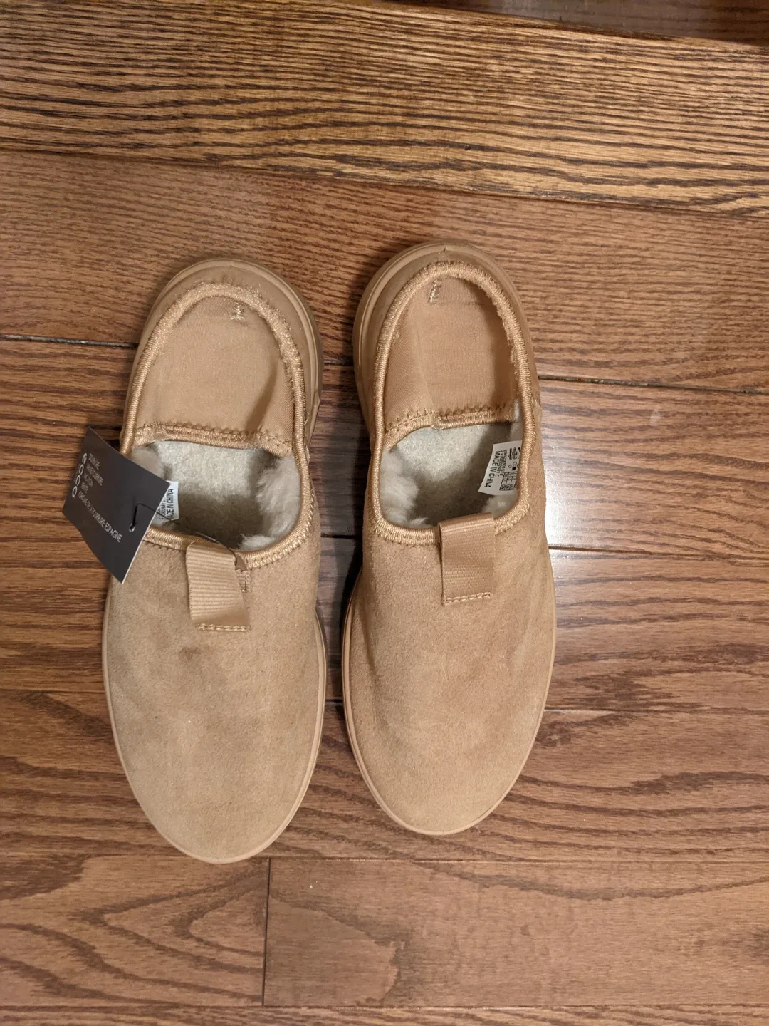 Ecco Ladies Slipper Size 7 - New with tags! image indicator(7)