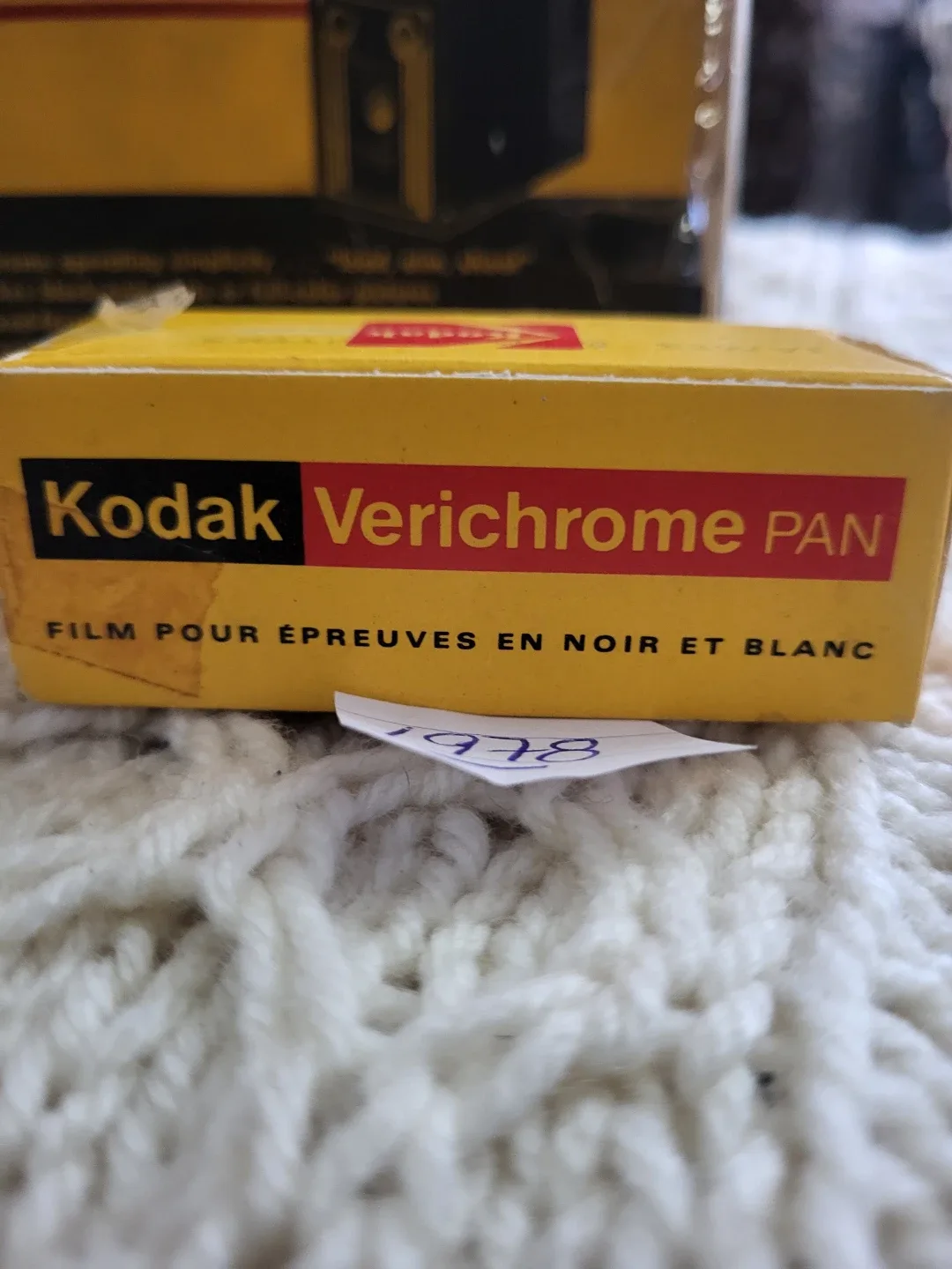 Kodak Verichrome Pan Film & Brownie Target Six-20 Camera image indicator(4)