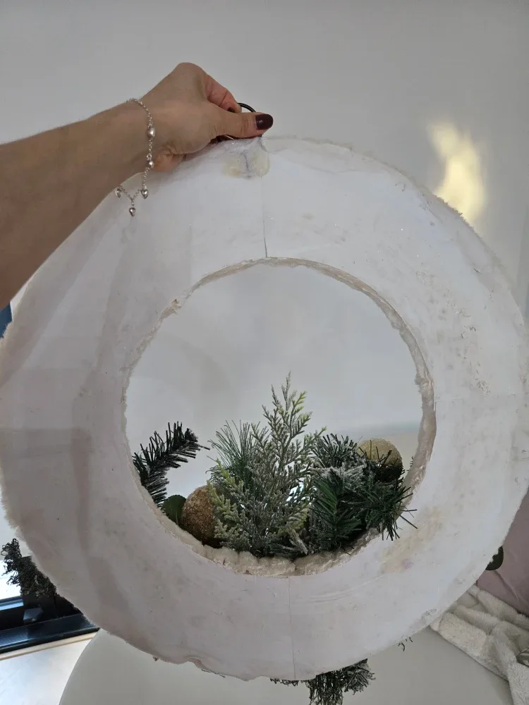 Christmas Wreath with Ornaments and gold accents image indicator(4)